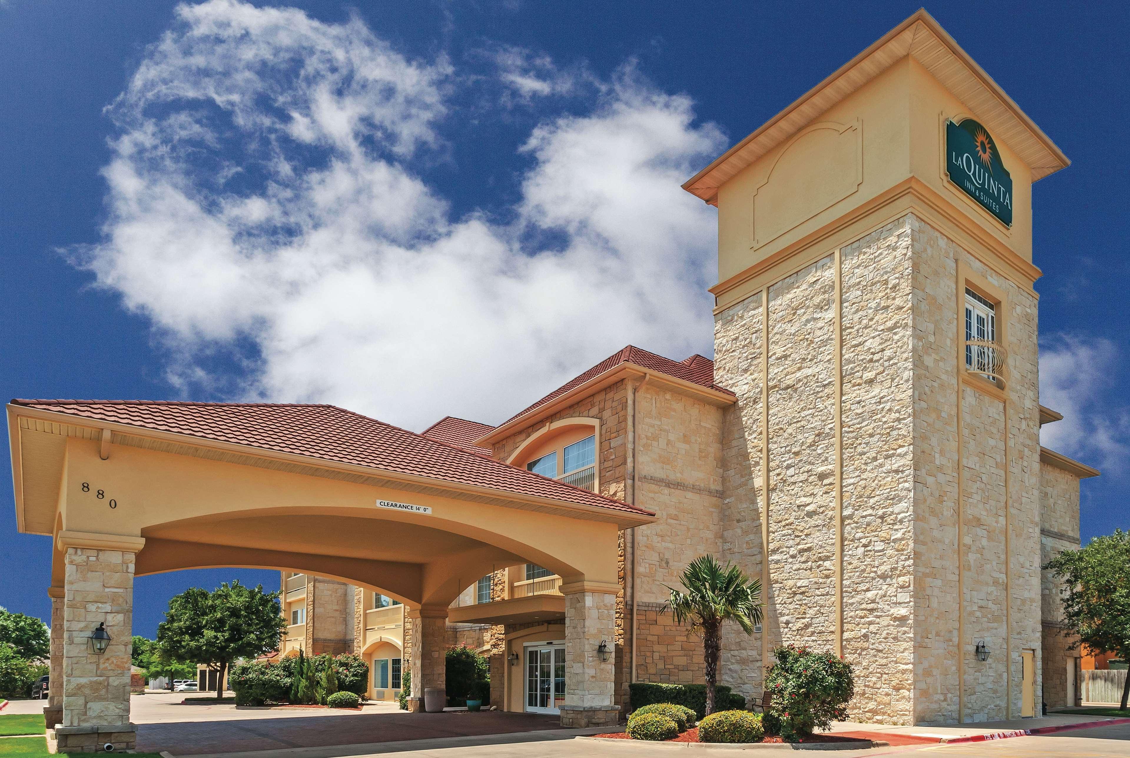 La Quinta By Wyndham Granbury Hotel Exterior photo
